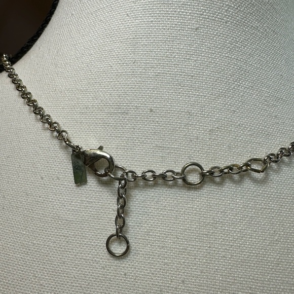 Elegant Pink Crystal Necklace - Picture 4 of 10